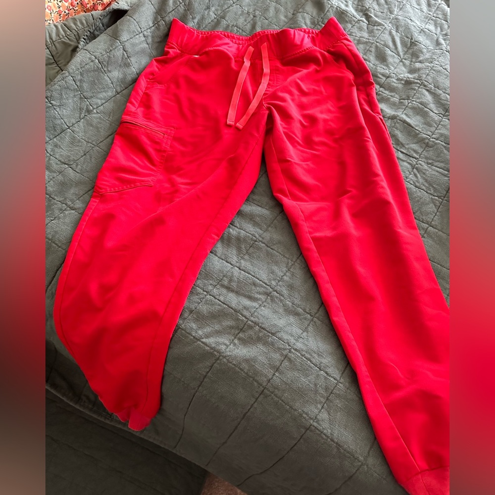 Figs Winning red Zamora jogger